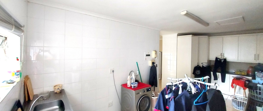 2 Bedroom Property for Sale in Bonza Bay Eastern Cape